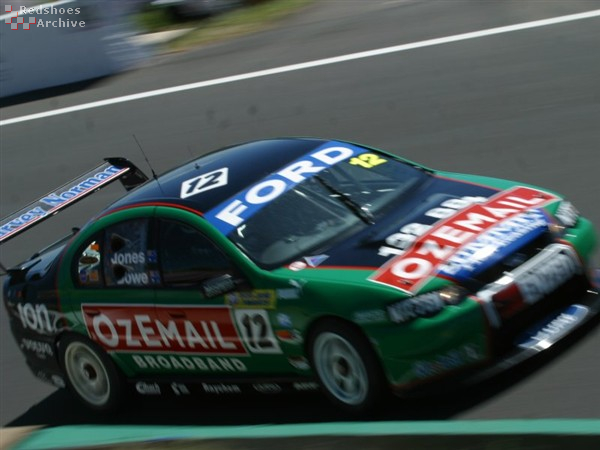 Brad Jones / John Bowe