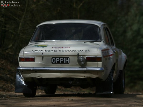 Simon Wallis / Ian Beveridge - Ford Escort RS2000