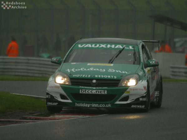 Gavin Smith - Vauxhall Astra Sport Hatch