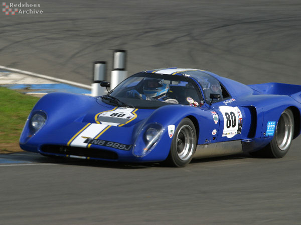 Chevron B16