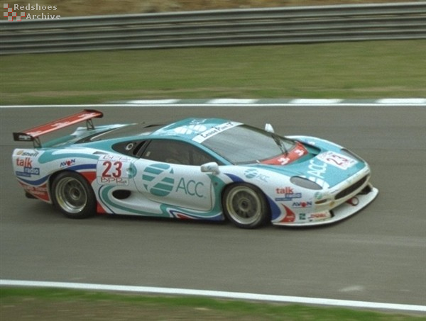 Jaguar XJ220