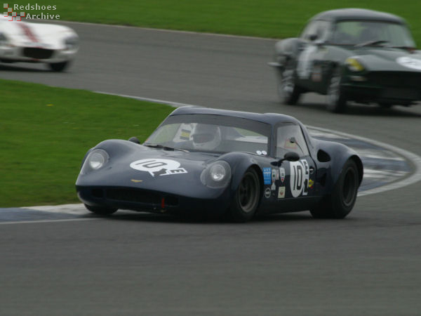 Chevron B8