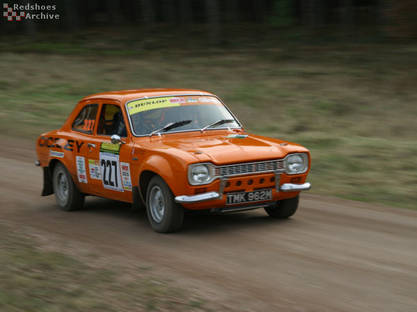 Russell Morgan / Martin Kenyon - Ford Escort RS2000