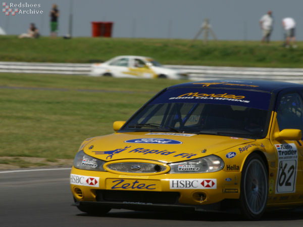 Bernard Hogarth - Ford Mondeo