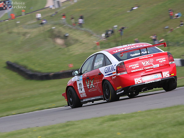 Tom Onslow-Cole - Vauxhall Vectra