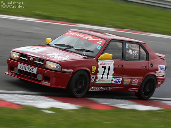 Louise West - Alfa Romeo 33 Cloverleaf