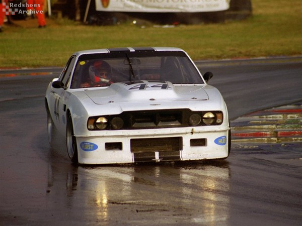 Aston Martin V8