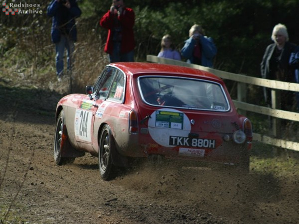 Robin Morgan / Louise Towers - MGC GT