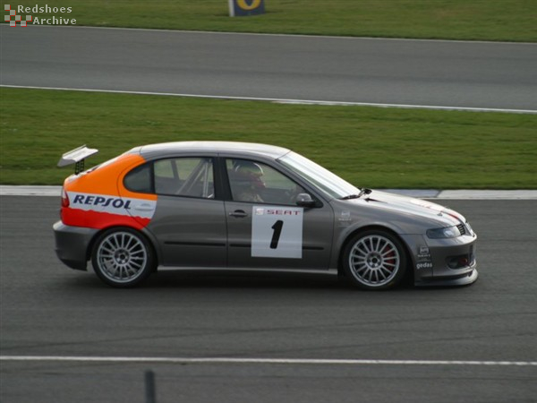 SEAT Leon Cupra R